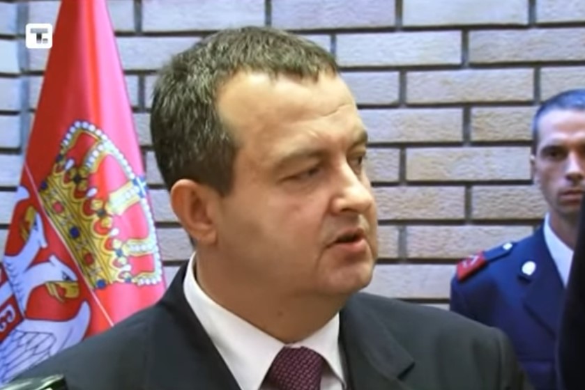 Dačić: Nema  “zarobljenih” na aerodromima