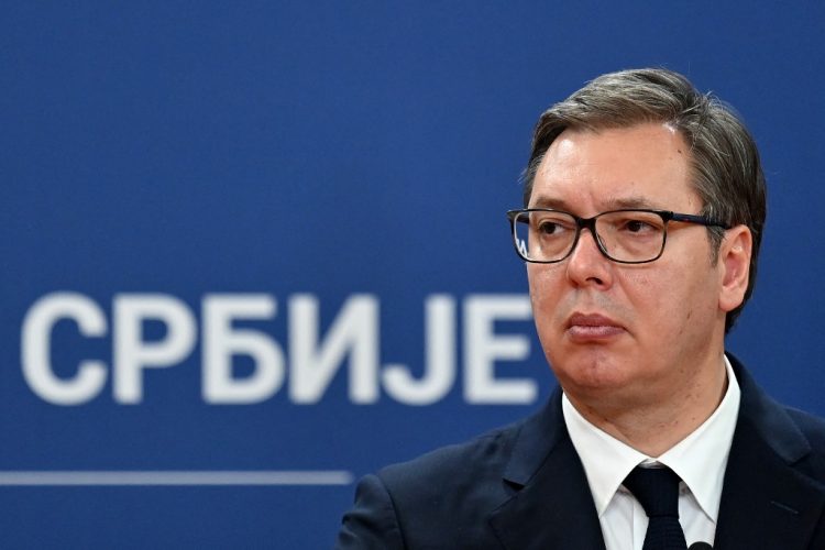 Vučić otkazao sastanke po savetu lekara