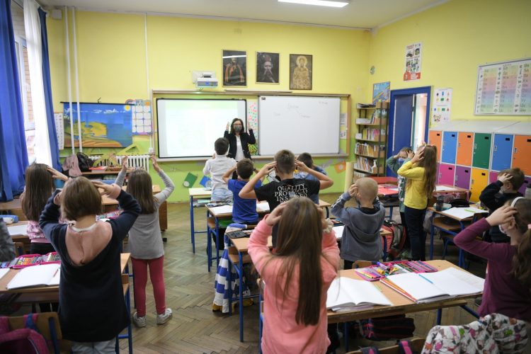 Škola počinje sa himnom „Bože pravde“