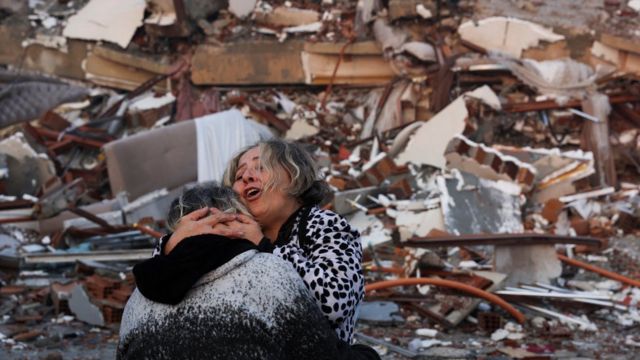 Zemljotres odneo 9500 života