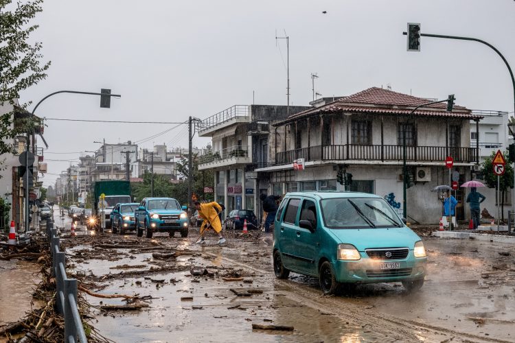 Šestoro mrtvih u oluji u Grčkoj