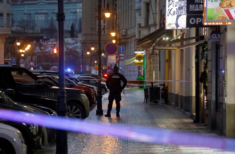U Pragu ubijeno 15, a ranjeno 30 ljudi