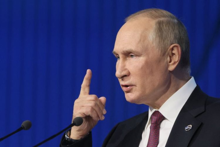 Putin: „Boris Džonson je sprečio sporazum o miru u Ukrajini“