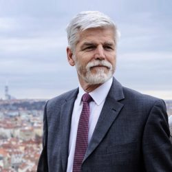 Pavel: „Ako pobedi, Tramp će sa Putinom potpisati mir u Ukrajini“